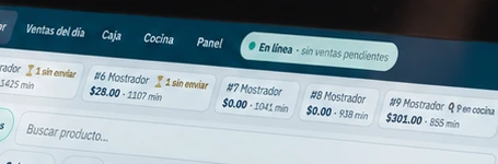 El indicador de conexión de la barra del mostrador de Restware, ampliado: dice en línea y sin ventas pendientes, con las cuentas abiertas debajo.